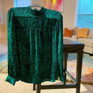 Beautiful rich colored snake print blouse!